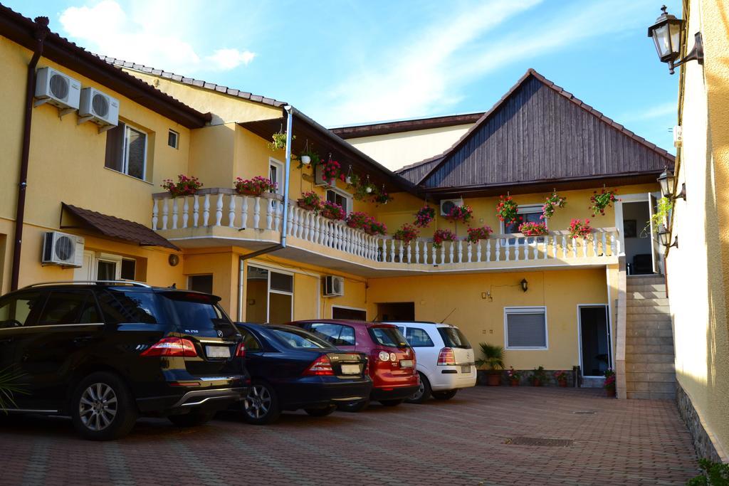 Pensiunea Alexander Arad Exterior foto